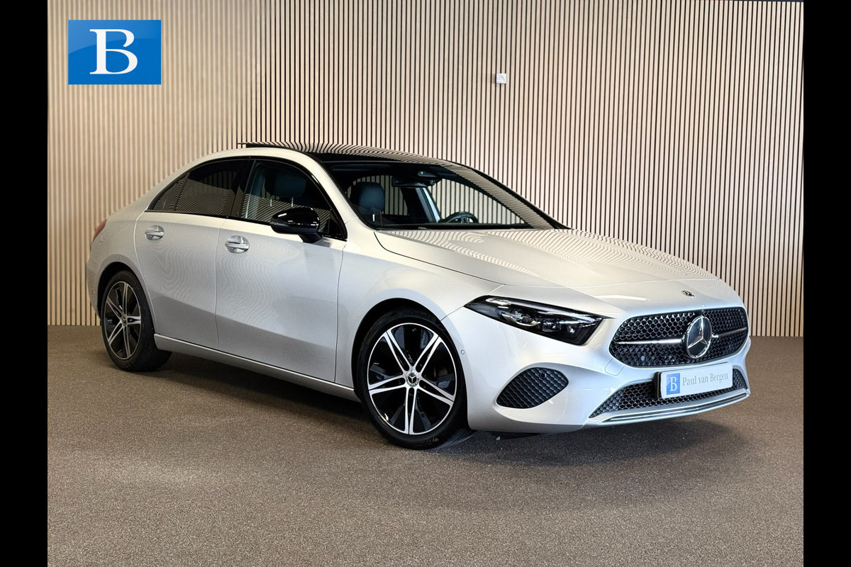 Mercedes-Benz A-Klasse 180 Progressive-NIGHT-PANORAMA-CAMERA-DODEHOEK-KEYLESS-SFEER