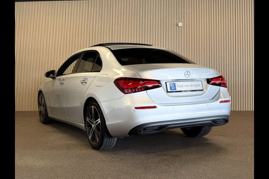 Mercedes-Benz A-Klasse 180 Progressive-NIGHT-PANORAMA-CAMERA-DODEHOEK-KEYLESS-SFEER