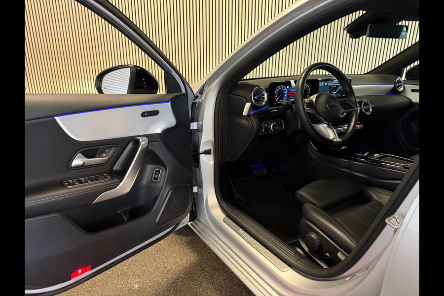 Mercedes-Benz A-Klasse 180 Progressive-NIGHT-PANORAMA-CAMERA-DODEHOEK-KEYLESS-SFEER