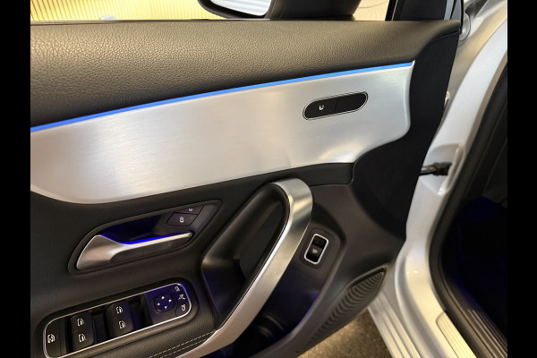 Mercedes-Benz A-Klasse 180 Progressive-NIGHT-PANORAMA-CAMERA-DODEHOEK-KEYLESS-SFEER