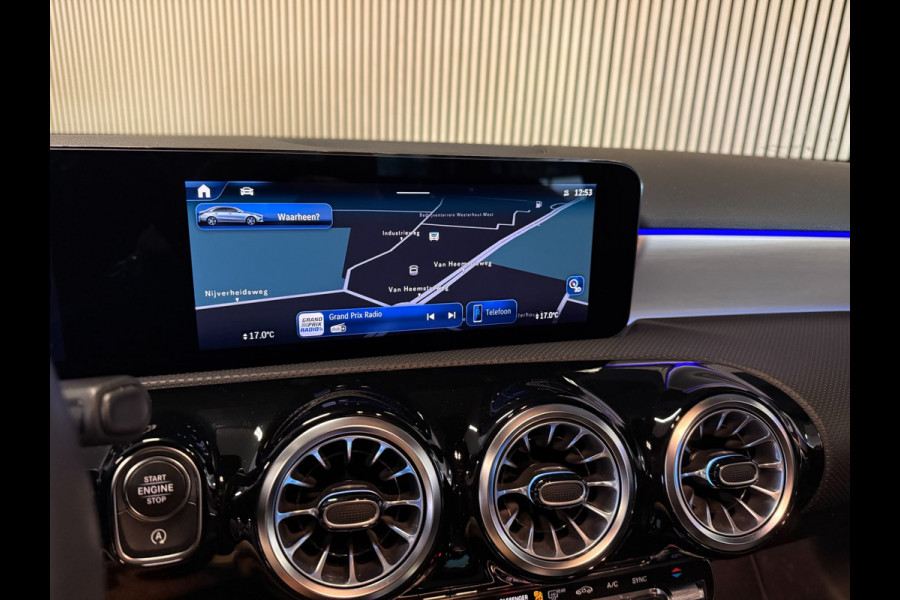 Mercedes-Benz A-Klasse 180 Progressive-NIGHT-PANORAMA-CAMERA-DODEHOEK-KEYLESS-SFEER