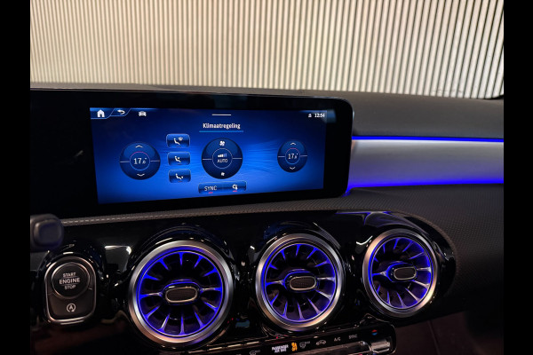 Mercedes-Benz A-Klasse 180 Progressive-NIGHT-PANORAMA-CAMERA-DODEHOEK-KEYLESS-SFEER
