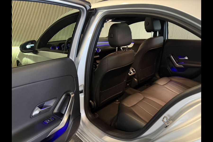 Mercedes-Benz A-Klasse 180 Progressive-NIGHT-PANORAMA-CAMERA-DODEHOEK-KEYLESS-SFEER