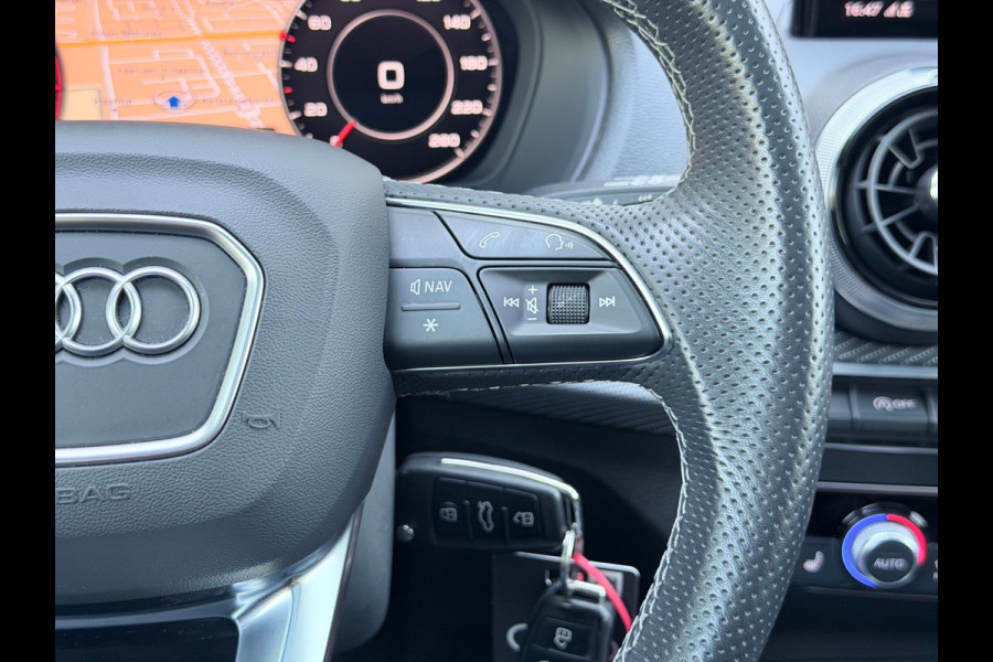 Audi Q2 35 TFSI S Edition Pano/Sonos/Camera/Sfeer