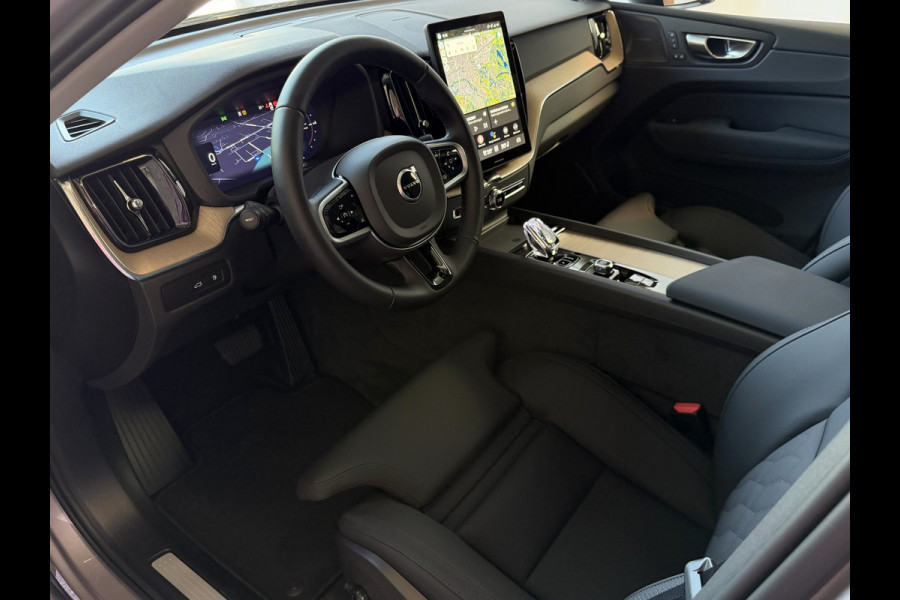 Volvo XC60 2.0 T8 455PK AWD PLUS DARK NIEUWE AUTO HARMAN KARDON 360.CAM STOEL/STUUR VERW LEER