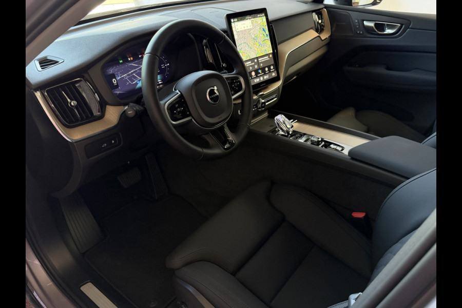 Volvo XC60 2.0 T8 455PK AWD PLUS DARK NIEUWE AUTO HARMAN KARDON 360.CAM STOEL/STUUR VERW LEER