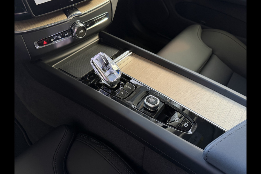 Volvo XC60 2.0 T8 455PK AWD PLUS DARK NIEUWE AUTO HARMAN KARDON 360.CAM STOEL/STUUR VERW LEER