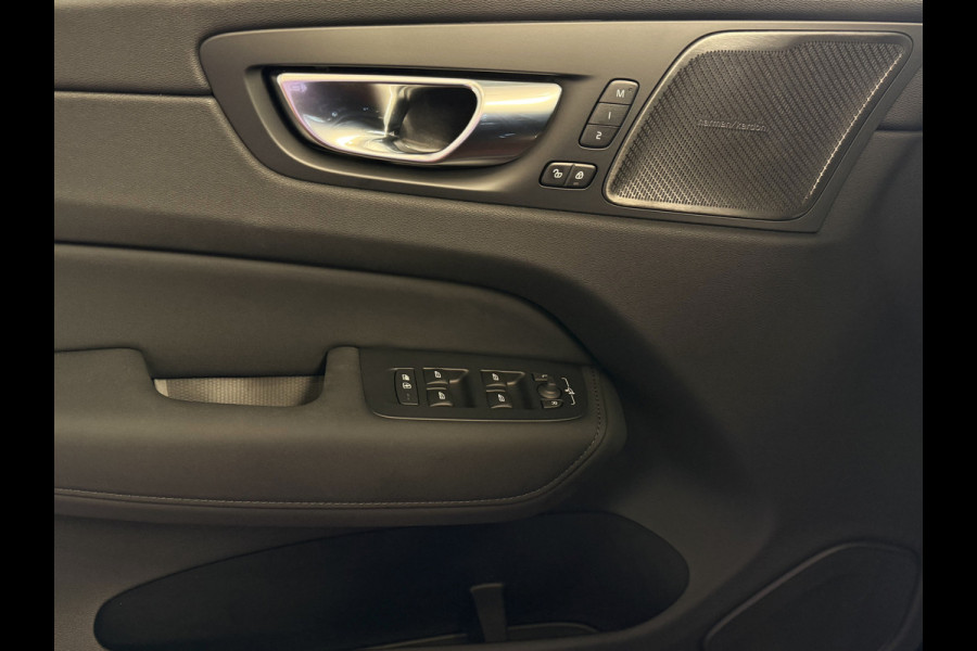 Volvo XC60 2.0 T8 455PK AWD PLUS DARK NIEUWE AUTO HARMAN KARDON 360.CAM STOEL/STUUR VERW LEER