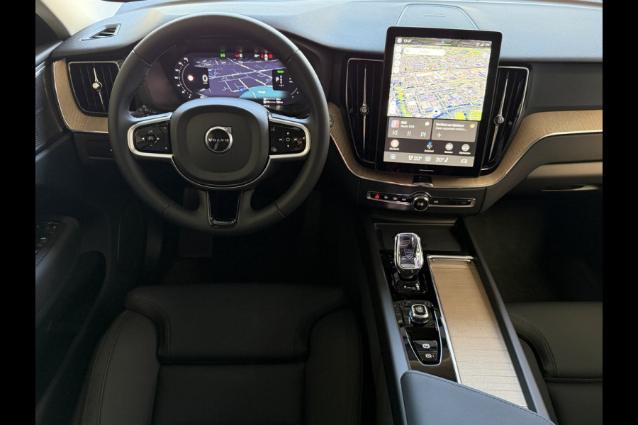 Volvo XC60 2.0 T8 455PK AWD PLUS DARK NIEUWE AUTO HARMAN KARDON 360.CAM STOEL/STUUR VERW LEER