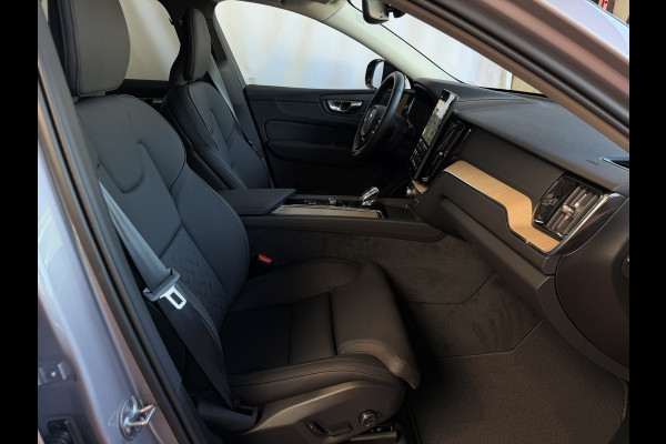Volvo XC60 2.0 T8 455PK AWD PLUS DARK NIEUWE AUTO HARMAN KARDON 360.CAM STOEL/STUUR VERW LEER