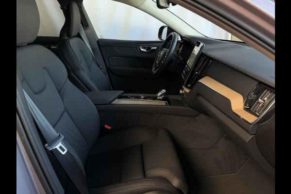 Volvo XC60 2.0 T8 455PK AWD PLUS DARK NIEUWE AUTO HARMAN KARDON 360.CAM STOEL/STUUR VERW LEER