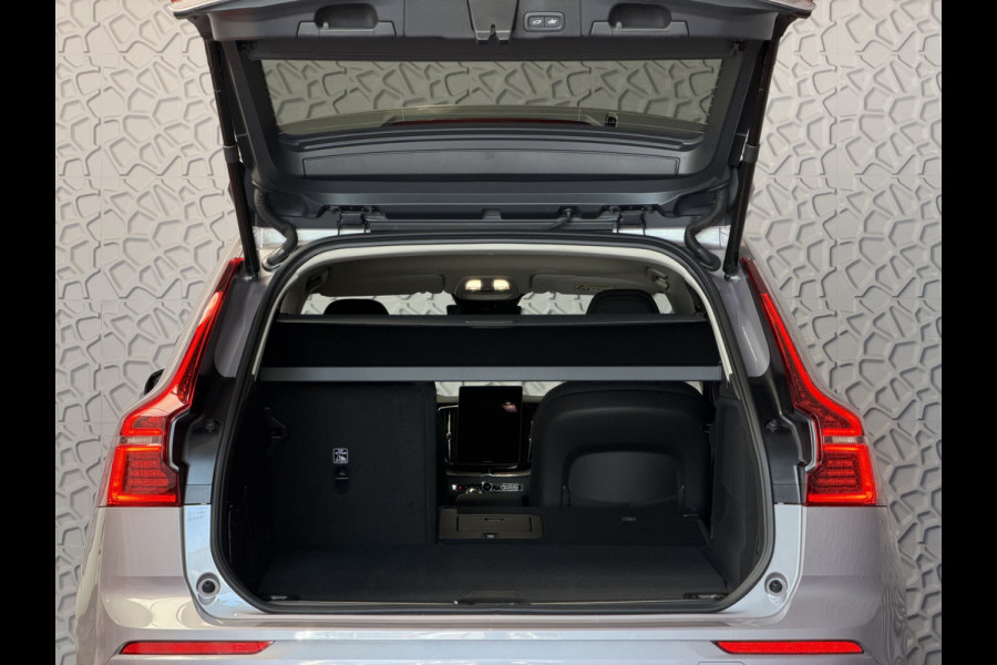 Volvo XC60 2.0 T8 455PK AWD PLUS DARK NIEUWE AUTO HARMAN KARDON 360.CAM STOEL/STUUR VERW LEER