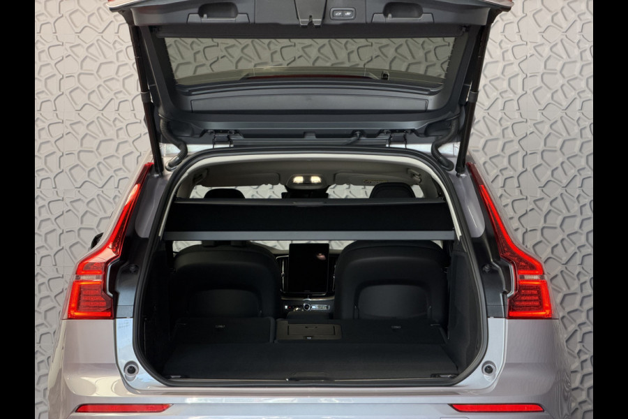 Volvo XC60 2.0 T8 455PK AWD PLUS DARK NIEUWE AUTO HARMAN KARDON 360.CAM STOEL/STUUR VERW LEER