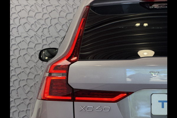 Volvo XC60 2.0 T8 455PK AWD PLUS DARK NIEUWE AUTO HARMAN KARDON 360.CAM STOEL/STUUR VERW LEER