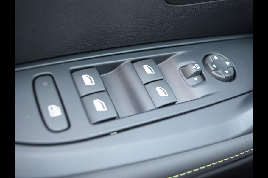 Peugeot 208 1.2 Hybrid 145 e-DCS6 GT adaptief cruise control l stoel verwarming l navigatie l Apple Carplay/Android Auto