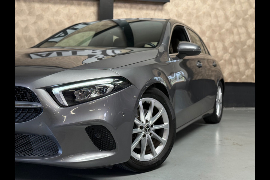 Mercedes-Benz A-Klasse 200 Advantage | Camera | Carplay | Sfeerverlichting | Parkeersensoren | NAP