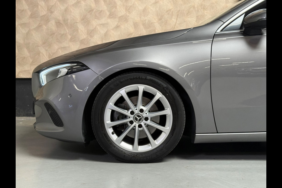Mercedes-Benz A-Klasse 200 Advantage | Camera | Carplay | Sfeerverlichting | Parkeersensoren | NAP