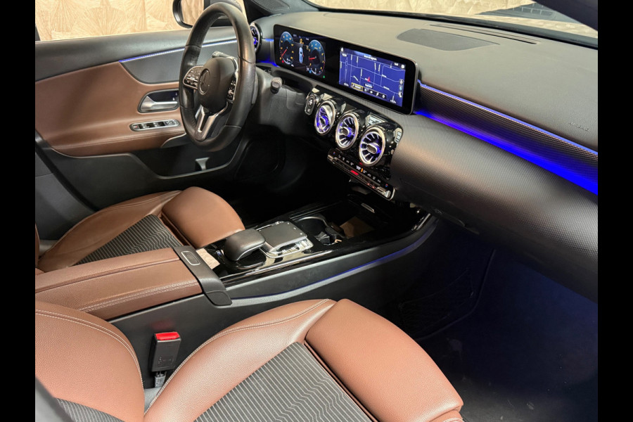 Mercedes-Benz A-Klasse 200 Advantage | Camera | Carplay | Sfeerverlichting | Parkeersensoren | NAP
