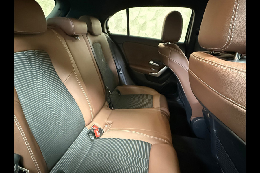 Mercedes-Benz A-Klasse 200 Advantage | Camera | Carplay | Sfeerverlichting | Parkeersensoren | NAP