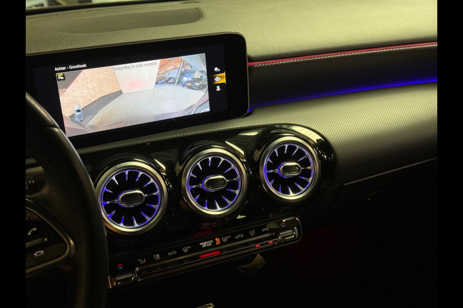 Mercedes-Benz A-Klasse 200 Advantage | Camera | Carplay | Sfeerverlichting | Parkeersensoren | NAP