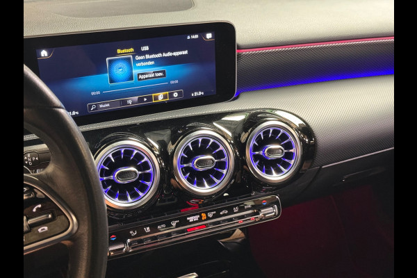 Mercedes-Benz A-Klasse 200 Advantage | Camera | Carplay | Sfeerverlichting | Parkeersensoren | NAP