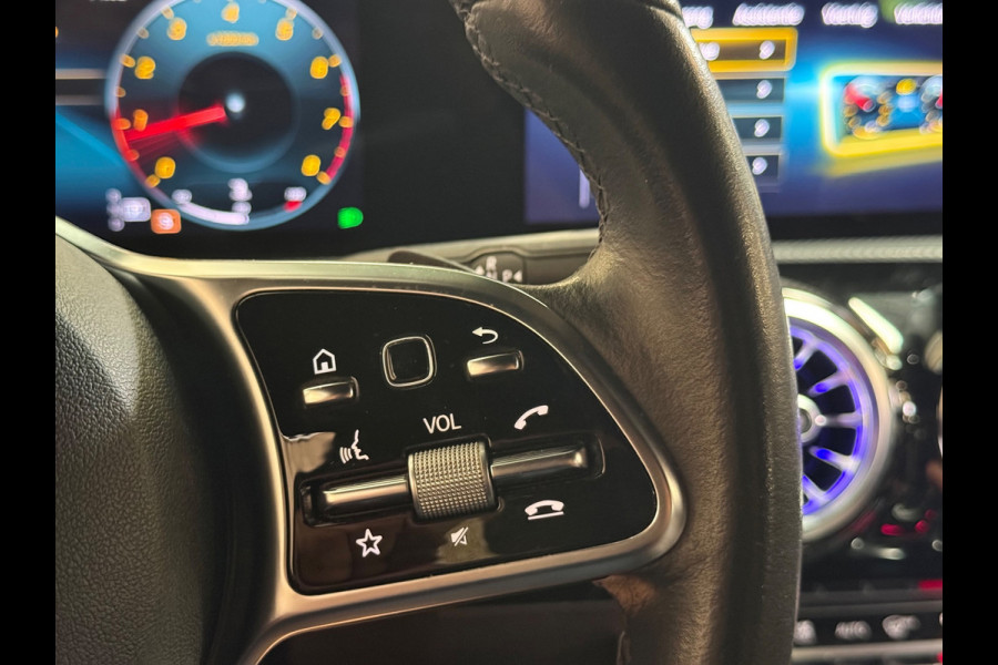 Mercedes-Benz A-Klasse 200 Advantage | Camera | Carplay | Sfeerverlichting | Parkeersensoren | NAP