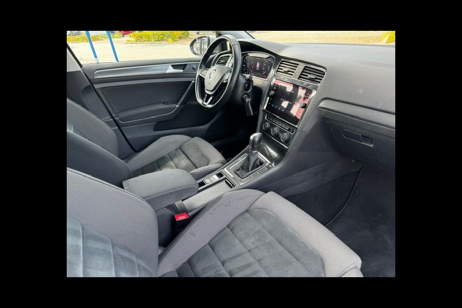 Volkswagen Golf 1.5 TSI 130pk 5deurs Comfortline Business Automaat Airco/ECC,Navi,Panoramadak,Virtueel Cockpit