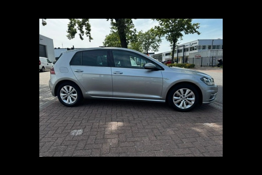 Volkswagen Golf 1.5 TSI 130pk 5deurs Comfortline Business Automaat Airco/ECC,Navi,Panoramadak,Virtueel Cockpit