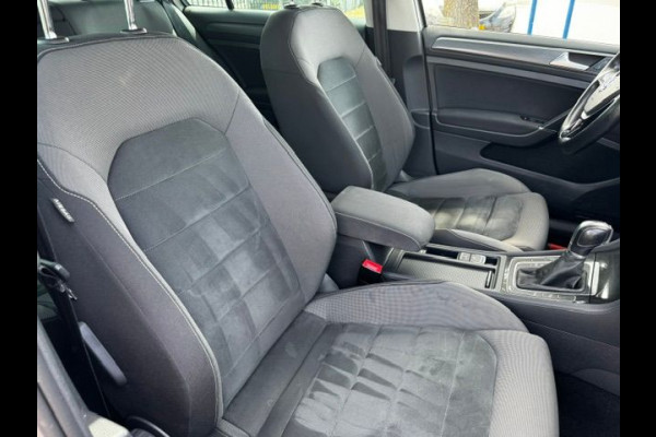 Volkswagen Golf 1.5 TSI 130pk 5deurs Comfortline Business Automaat Airco/ECC,Navi,Panoramadak,Virtueel Cockpit