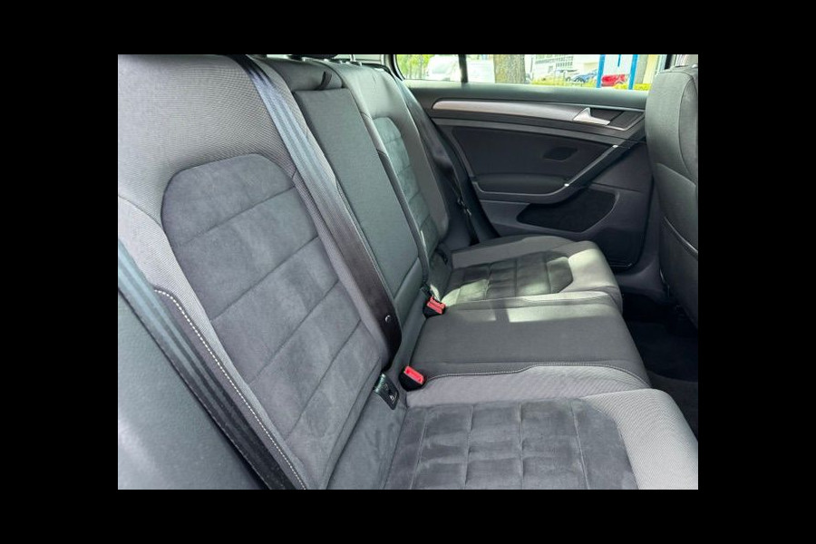 Volkswagen Golf 1.5 TSI 130pk 5deurs Comfortline Business Automaat Airco/ECC,Navi,Panoramadak,Virtueel Cockpit