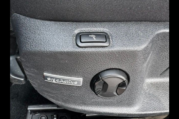 Volkswagen Golf 1.5 TSI 130pk 5deurs Comfortline Business Automaat Airco/ECC,Navi,Panoramadak,Virtueel Cockpit