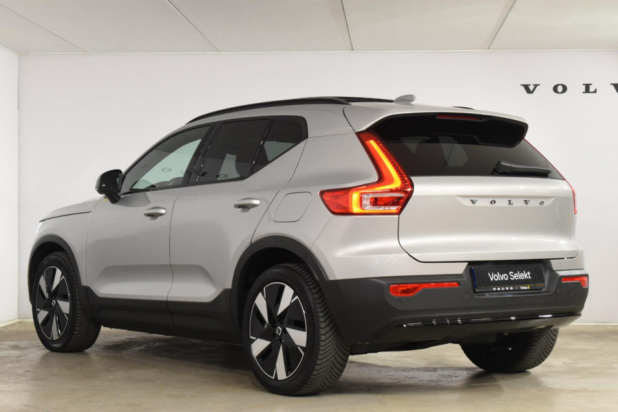 Volvo XC40 Single Motor Extended Range Ultimate 82 kWh / Adaptieve cruise control / Elektrische achterklep / Stoel - en stuurwielverwarming / Elektrisch verstelbare voorstoelen met geheugen / Extra getint glas / 360 Camera / Harman Kardon /