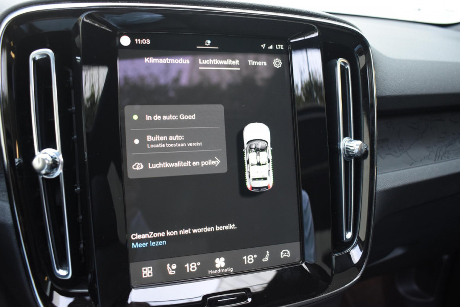 Volvo XC40 Single Motor Extended Range Ultimate 82 kWh / Adaptieve cruise control / Elektrische achterklep / Stoel - en stuurwielverwarming / Elektrisch verstelbare voorstoelen met geheugen / Extra getint glas / 360 Camera / Harman Kardon /