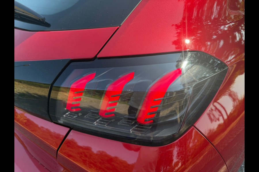 Peugeot 208 1.2 PureTech 101 pk AUTOMAAT Allure Pack, panoramadak, achteruitrijcamera, navigatie, adaptief cruise controle