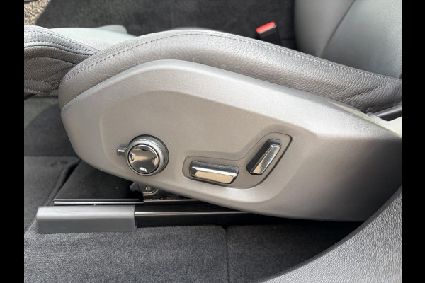 Volvo XC60 Plug-In Hybrid AWD T8 Plus Dark HEAD-UP DISPLAY | 360 CAMERA | PANORAMA DAK | HARMAN/KARDON SOUND | VOORSTOELEN MET GEHEUGEN | ADAPT. CRUISE CONTROL