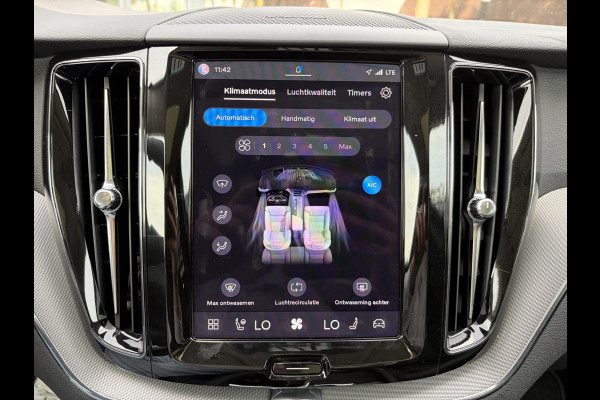 Volvo XC60 Plug-In Hybrid AWD T8 Plus Dark HEAD-UP DISPLAY | 360 CAMERA | PANORAMA DAK | HARMAN/KARDON SOUND | VOORSTOELEN MET GEHEUGEN | ADAPT. CRUISE CONTROL