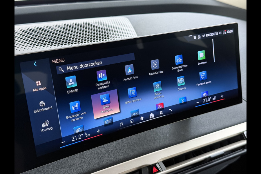 BMW iX xDrive40 327PK Executive SOH 99% Trekhaak 4-Zone Ecc Head-Up Display Camera Apple Carplay Stoelverwarming Elek.Stoelen+Stuur Elek.Achterklep Navi Ecc Bluetooth Led Lmv Pdc Live cockpit pro 2.500KG Trekgewicht Dealeronderhouden