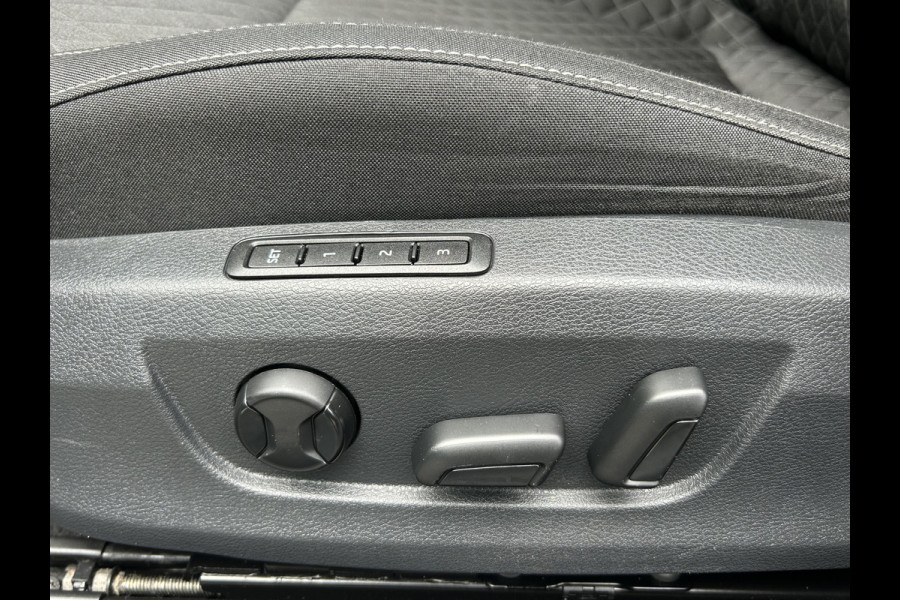 Škoda Superb Combi BWJ 12-2020 | 1.4TSI iV 218PK SPORT BUS. AUTOMAAT | CLIMA | STOELVERW | SPORTSTOELEN | PRIVACY GLASS | CARPLAY | NAVI | CAMERA A |