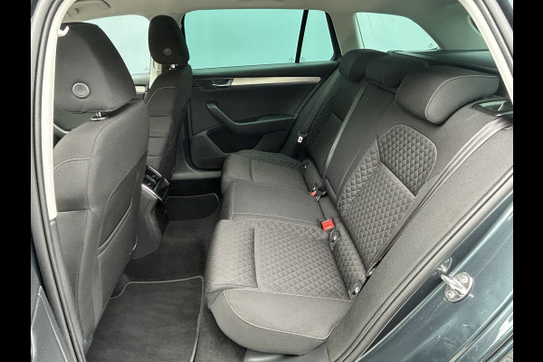 Škoda Superb Combi BWJ 12-2020 | 1.4TSI iV 218PK SPORT BUS. AUTOMAAT | CLIMA | STOELVERW | SPORTSTOELEN | PRIVACY GLASS | CARPLAY | NAVI | CAMERA A |