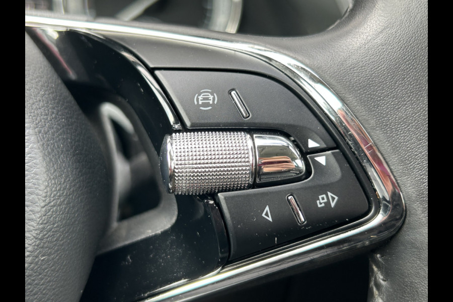 Škoda Superb Combi BWJ 12-2020 | 1.4TSI iV 218PK SPORT BUS. AUTOMAAT | CLIMA | STOELVERW | SPORTSTOELEN | PRIVACY GLASS | CARPLAY | NAVI | CAMERA A |