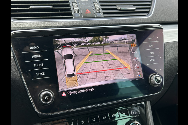 Škoda Superb Combi BWJ 12-2020 | 1.4TSI iV 218PK SPORT BUS. AUTOMAAT | CLIMA | STOELVERW | SPORTSTOELEN | PRIVACY GLASS | CARPLAY | NAVI | CAMERA A |