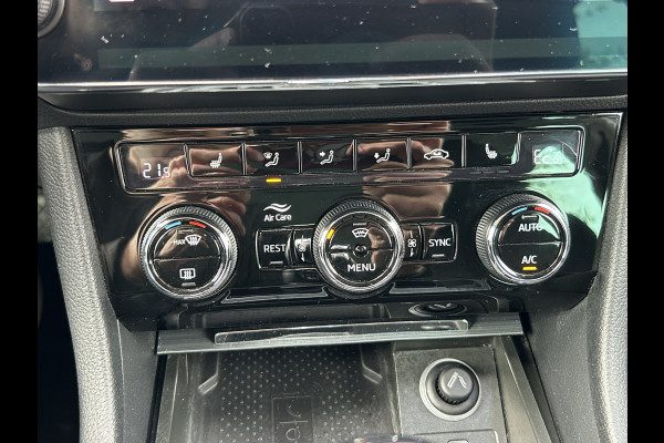 Škoda Superb Combi BWJ 12-2020 | 1.4TSI iV 218PK SPORT BUS. AUTOMAAT | CLIMA | STOELVERW | SPORTSTOELEN | PRIVACY GLASS | CARPLAY | NAVI | CAMERA A |