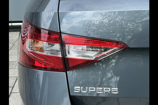 Škoda Superb Combi BWJ 12-2020 | 1.4TSI iV 218PK SPORT BUS. AUTOMAAT | CLIMA | STOELVERW | SPORTSTOELEN | PRIVACY GLASS | CARPLAY | NAVI | CAMERA A |