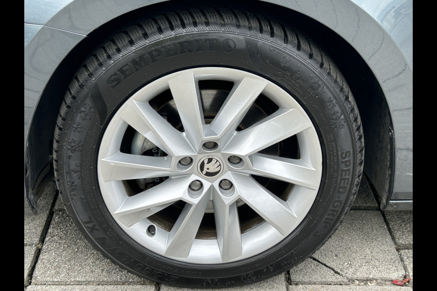 Škoda Superb Combi BWJ 12-2020 | 1.4TSI iV 218PK SPORT BUS. AUTOMAAT | CLIMA | STOELVERW | SPORTSTOELEN | PRIVACY GLASS | CARPLAY | NAVI | CAMERA A |