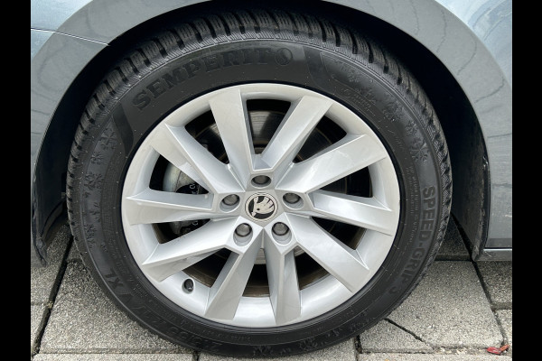 Škoda Superb Combi BWJ 12-2020 | 1.4TSI iV 218PK SPORT BUS. AUTOMAAT | CLIMA | STOELVERW | SPORTSTOELEN | PRIVACY GLASS | CARPLAY | NAVI | CAMERA A |