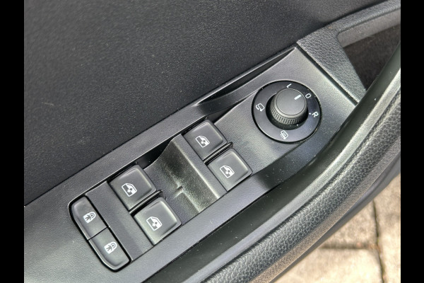 Škoda Superb Combi BWJ 12-2020 | 1.4TSI iV 218PK SPORT BUS. AUTOMAAT | CLIMA | STOELVERW | SPORTSTOELEN | PRIVACY GLASS | CARPLAY | NAVI | CAMERA A |