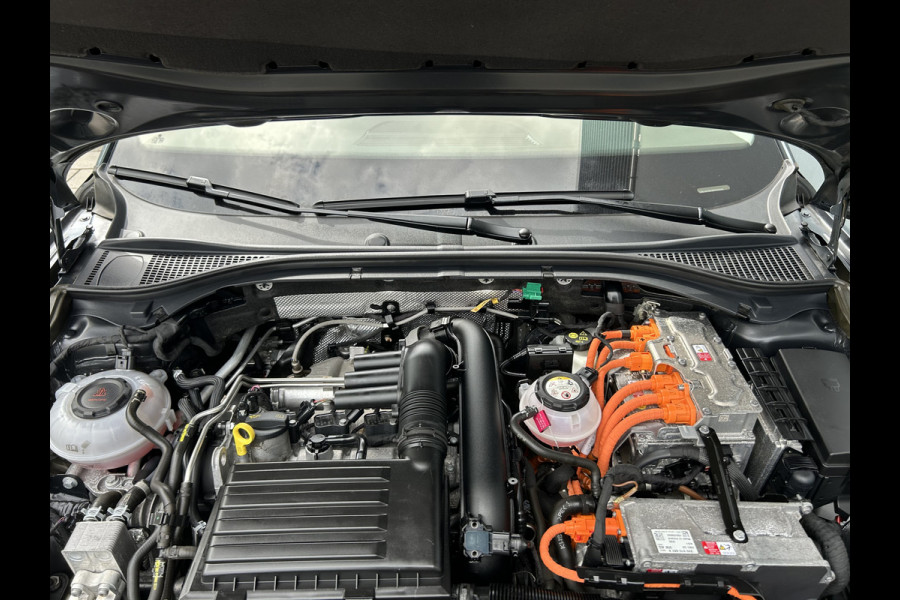 Škoda Superb Combi BWJ 12-2020 | 1.4TSI iV 218PK SPORT BUS. AUTOMAAT | CLIMA | STOELVERW | SPORTSTOELEN | PRIVACY GLASS | CARPLAY | NAVI | CAMERA A |