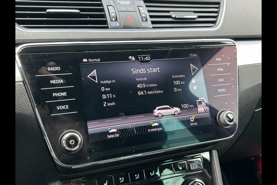 Škoda Superb Combi BWJ 12-2020 | 1.4TSI iV 218PK SPORT BUS. AUTOMAAT | CLIMA | STOELVERW | SPORTSTOELEN | PRIVACY GLASS | CARPLAY | NAVI | CAMERA A |