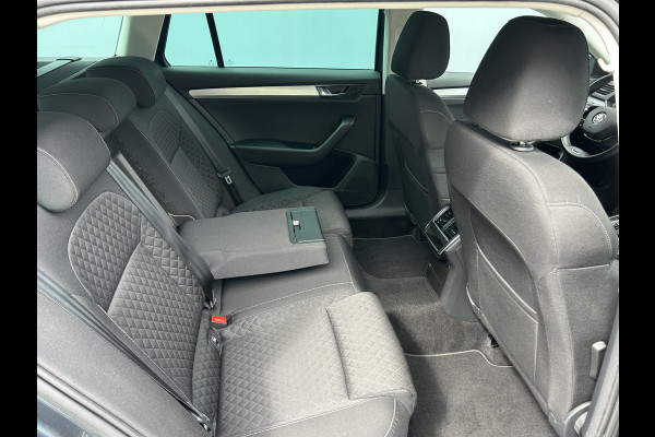 Škoda Superb Combi BWJ 12-2020 | 1.4TSI iV 218PK SPORT BUS. AUTOMAAT | CLIMA | STOELVERW | SPORTSTOELEN | PRIVACY GLASS | CARPLAY | NAVI | CAMERA A |