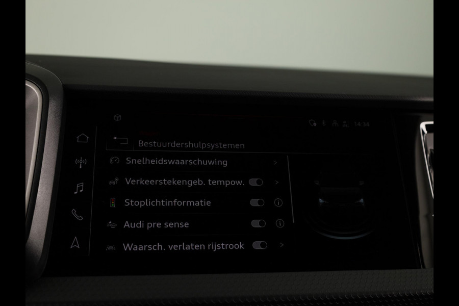 Audi A1 Sportback Advanced edition 25 TFSI 95 pk | Parkeerhulp plus | Automatische airco | Inklapbare buitenspiegels | Dak in contrast kleur |